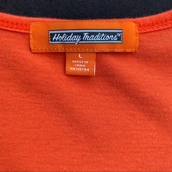 🤩3/$20 LIKE NEW Holiday Traditions Orange Halloween Black Cat TShirt Top Large - Picture 10 of 11